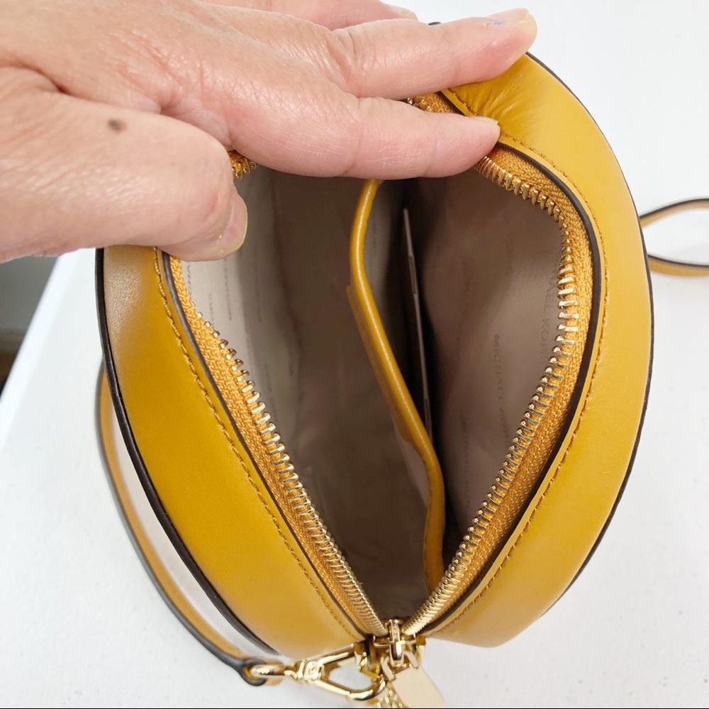 New Michael Kors MD Canteen leather bag - Picture 6 of 8